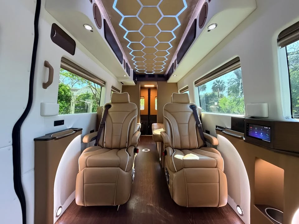 2025 Mercedes-Benz VS30 Sprinter - Image 5 of 13