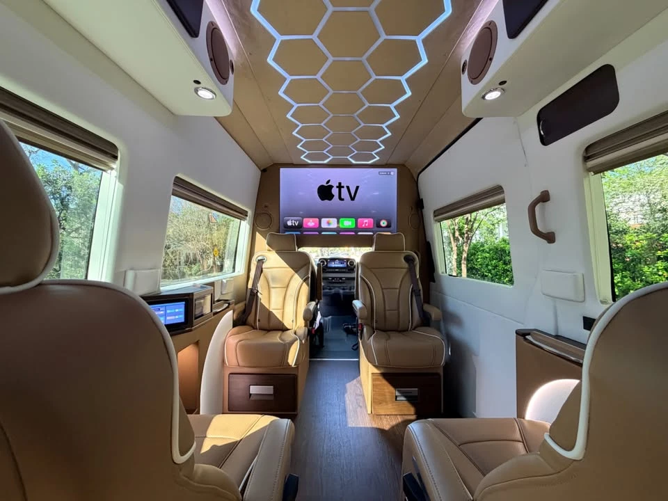 2025 Mercedes-Benz VS30 Sprinter - Image 3 of 13