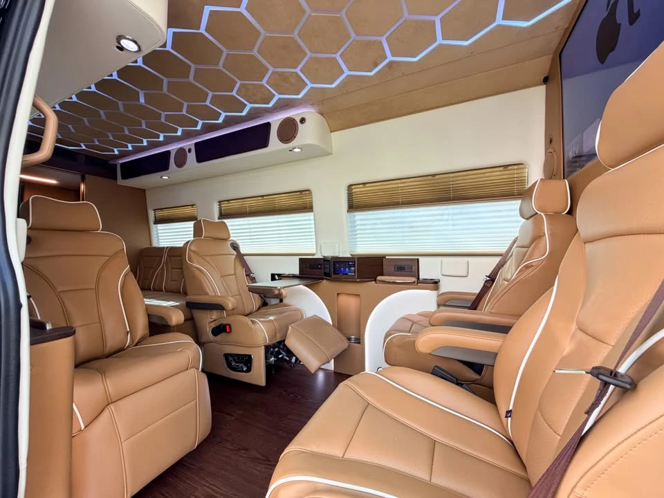 2025 Mercedes-Benz VS30 Sprinter - Image 2 of 13