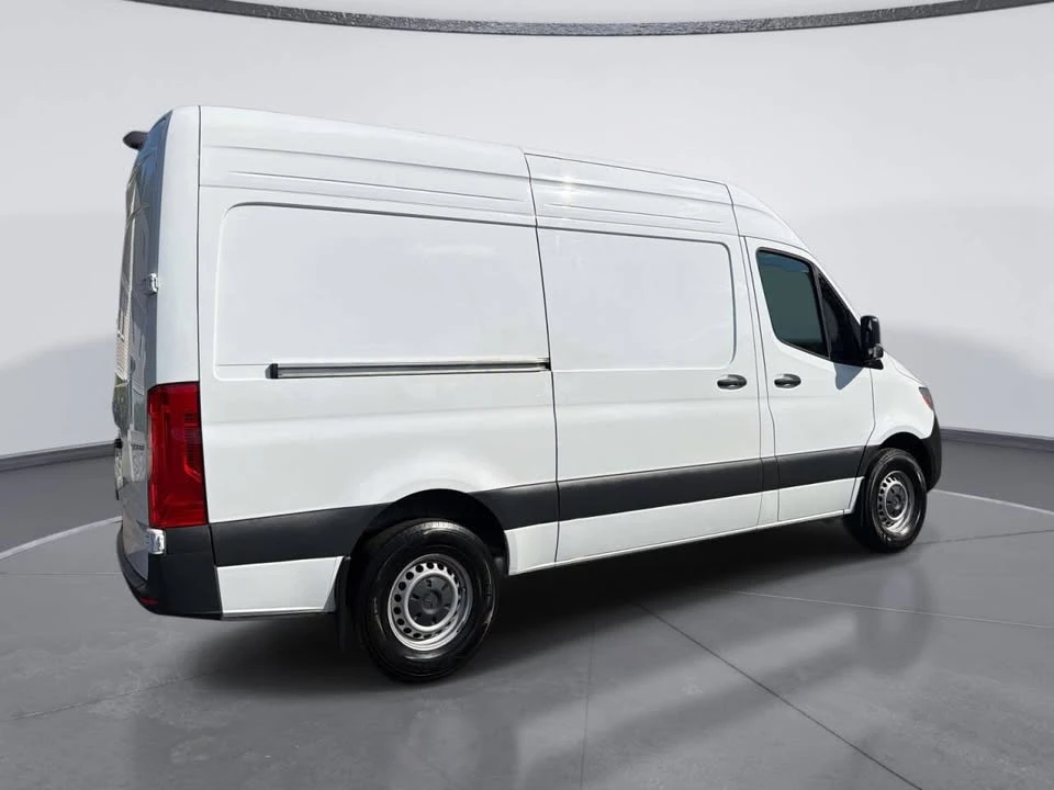 2025 Mercedes-Benz VS30 Sprinter - Image 4 of 18