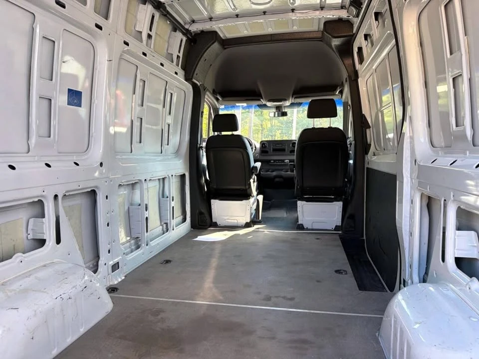 2025 Mercedes-Benz VS30 Sprinter - Image 9 of 18