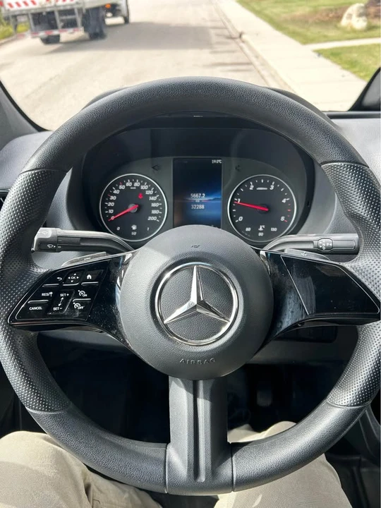 2025 Mercedes-Benz VS30 Sprinter - Image 9 of 11
