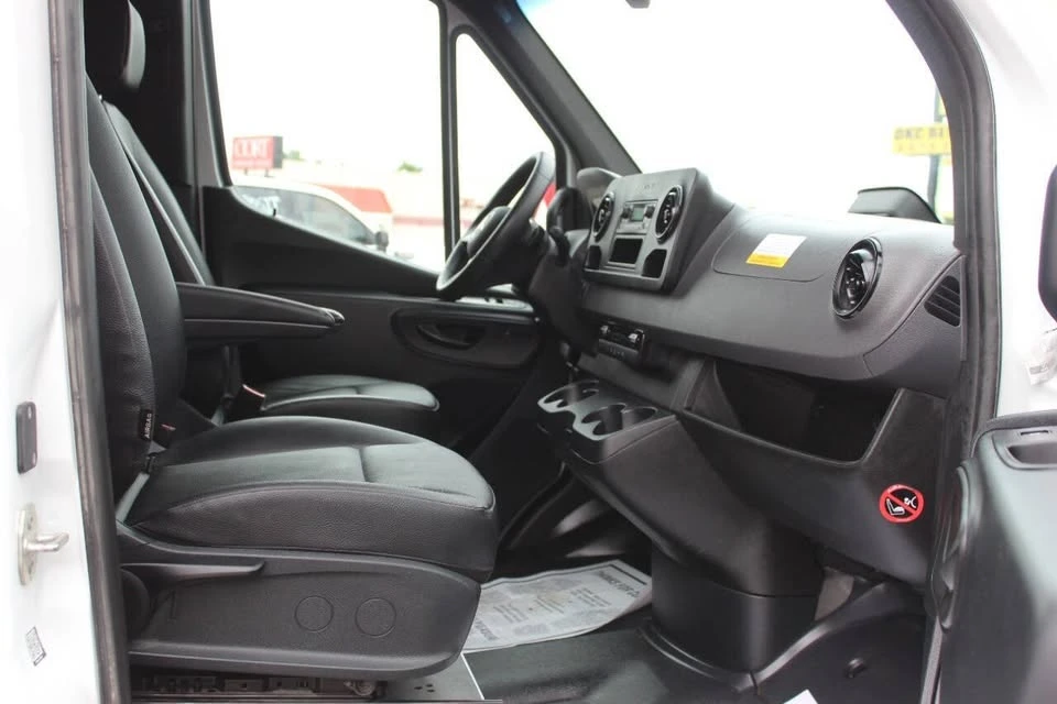 2025 Mercedes-Benz VS30 Sprinter - Image 10 of 20