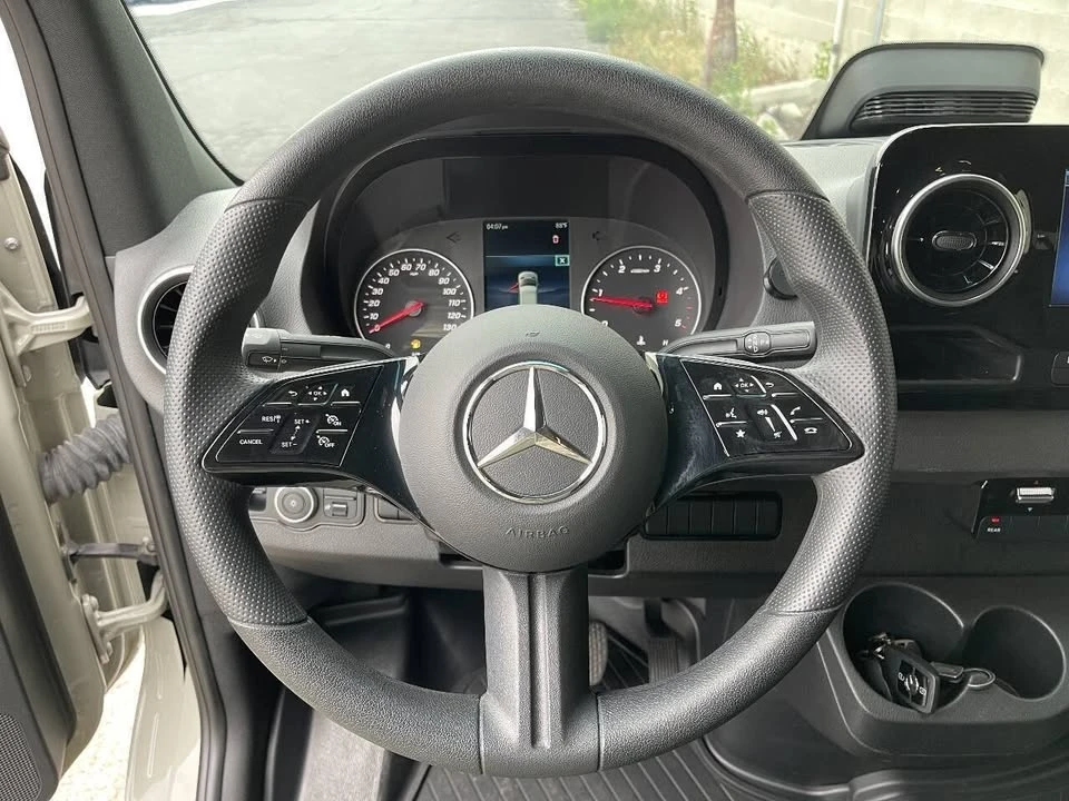 2025 Mercedes-Benz VS30 Sprinter - Image 14 of 19