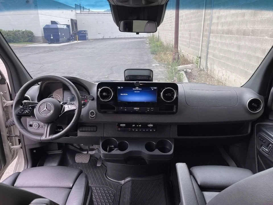 2025 Mercedes-Benz VS30 Sprinter - Image 16 of 19
