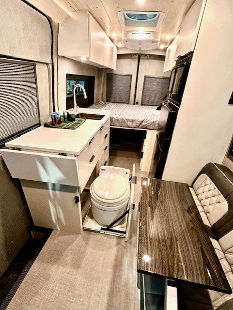 2025 Mercedes-Benz VS30 Sprinter - Image 10 of 19