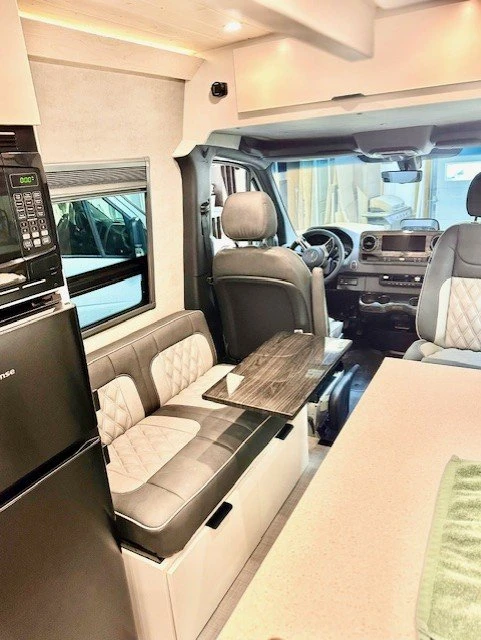 2025 Mercedes-Benz VS30 Sprinter - Image 8 of 19