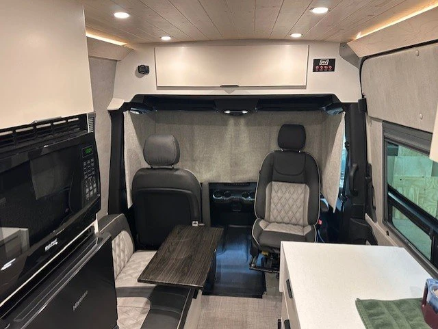 2025 Mercedes-Benz VS30 Sprinter - Image 3 of 19