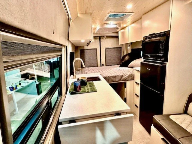 2025 Mercedes-Benz VS30 Sprinter - Image 5 of 19