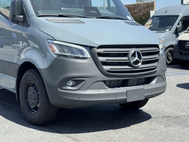 2025 Mercedes-Benz VS30 Sprinter - Image 3 of 12