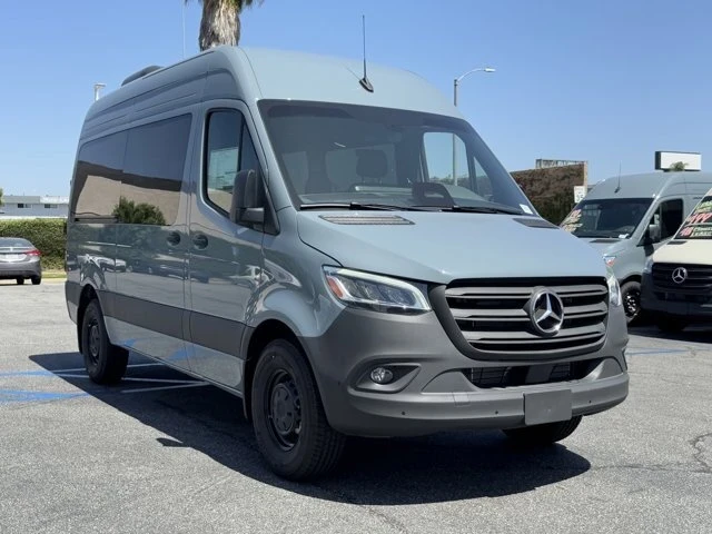 2025 Mercedes-Benz VS30 Sprinter - Image 2 of 12