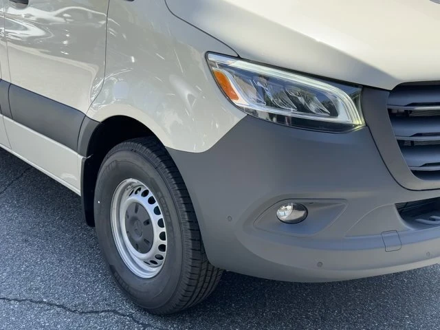 2025 Mercedes-Benz VS30 Sprinter - Image 4 of 12