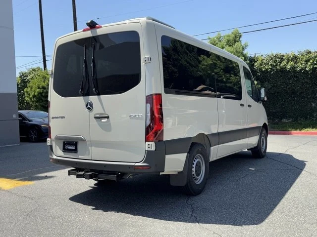 2025 Mercedes-Benz VS30 Sprinter - Image 10 of 12