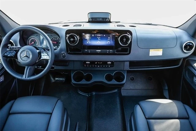 2025 Mercedes-Benz VS30 Sprinter - Image 10 of 12