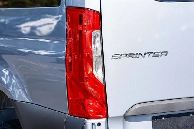 2025 Mercedes-Benz VS30 Sprinter - Image 8 of 12