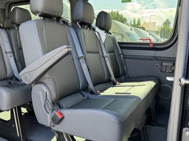 2025 Mercedes-Benz VS30 Sprinter - Image 10 of 12