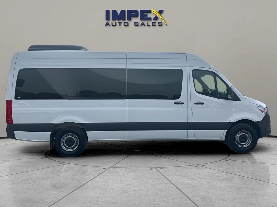 2025 Mercedes-Benz VS30 Sprinter - Image 6 of 12