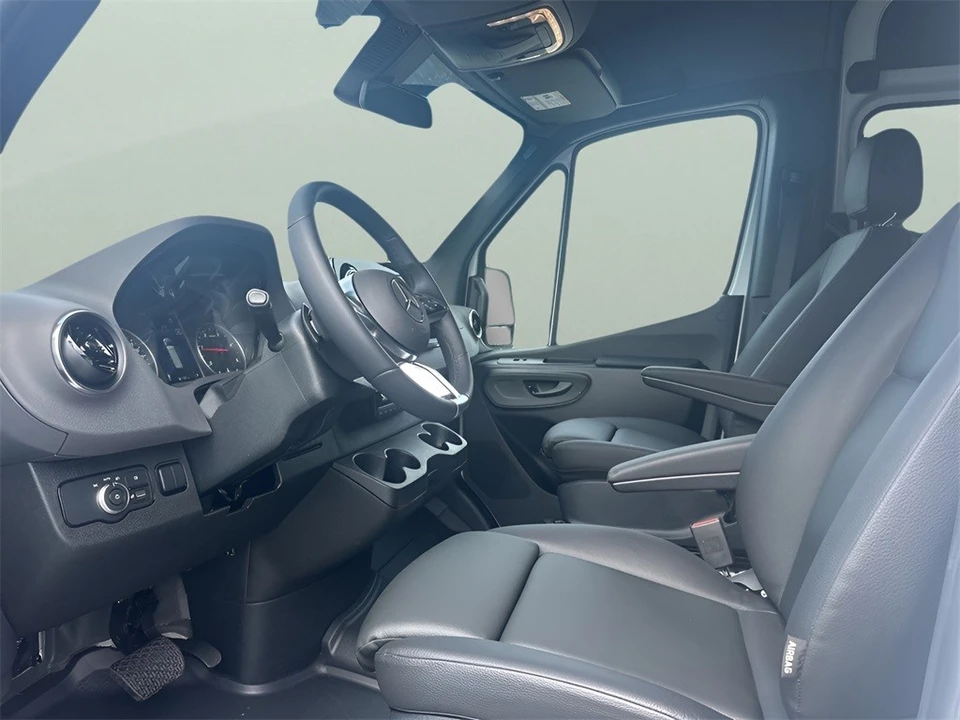 2025 Mercedes-Benz VS30 Sprinter - Image 9 of 12