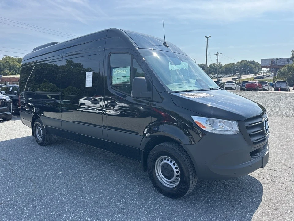 2025 Mercedes-Benz VS30 Sprinter - Image 7 of 12