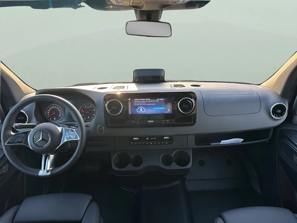2025 Mercedes-Benz VS30 Sprinter - Image 11 of 12