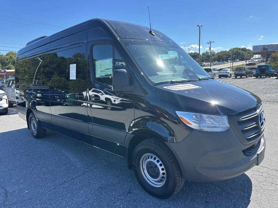 2025 Mercedes-Benz VS30 Sprinter - Image 7 of 12