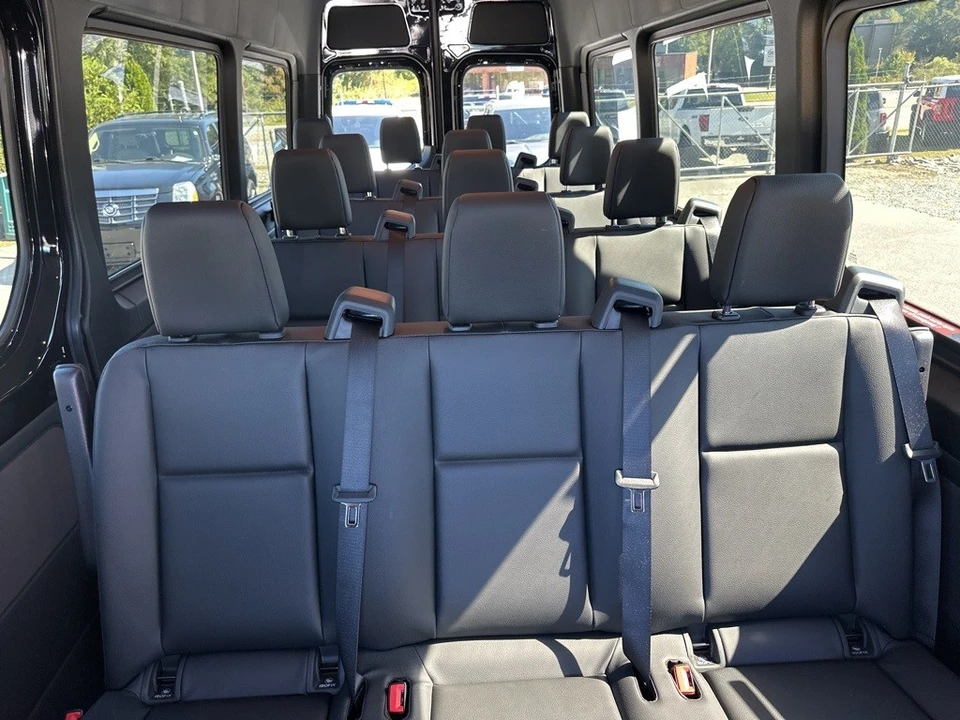 2025 Mercedes-Benz VS30 Sprinter - Image 10 of 12