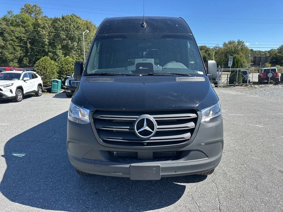 2025 Mercedes-Benz VS30 Sprinter - Image 8 of 12