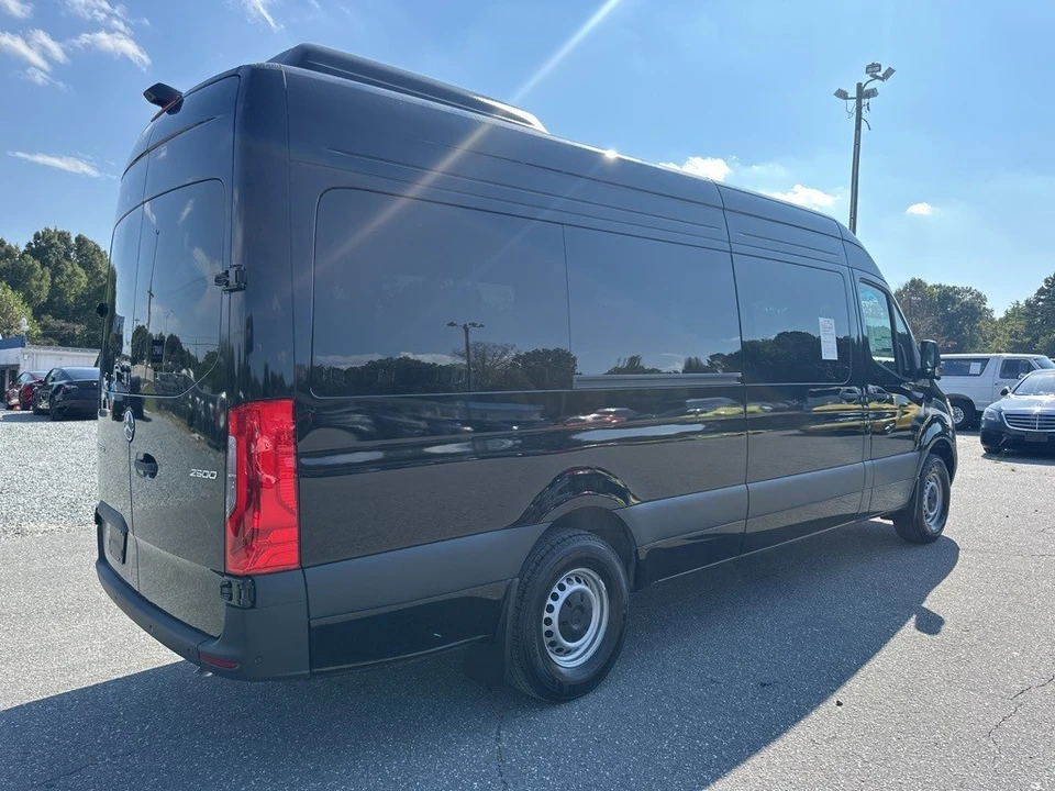 2025 Mercedes-Benz VS30 Sprinter - Image 5 of 12