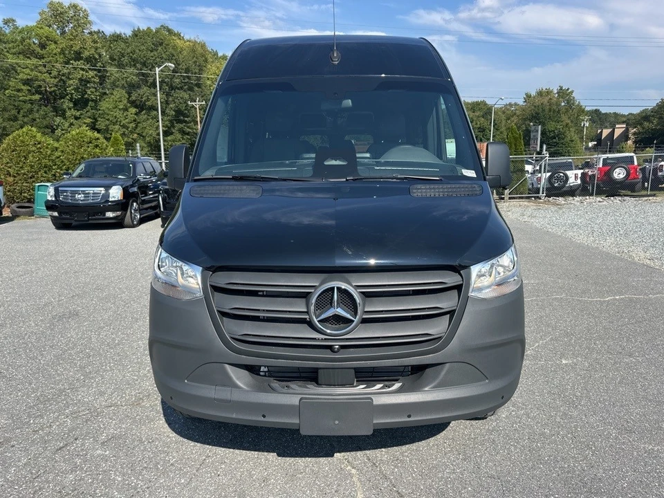 2025 Mercedes-Benz VS30 Sprinter - Image 8 of 12