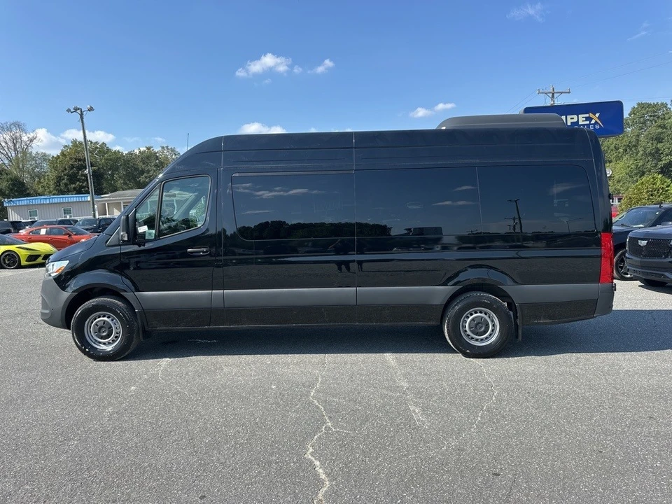 2025 Mercedes-Benz VS30 Sprinter - Image 2 of 12