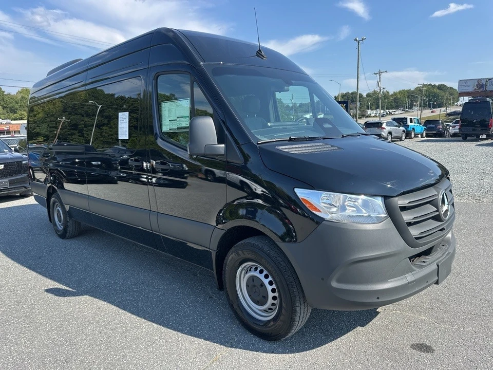 2025 Mercedes-Benz VS30 Sprinter - Image 7 of 12