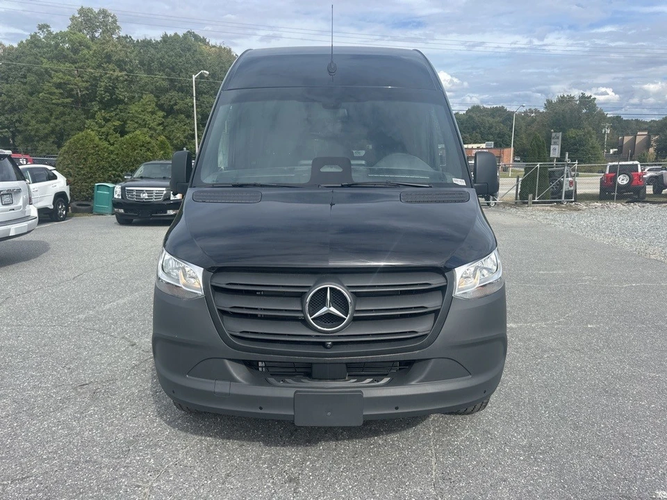 2025 Mercedes-Benz VS30 Sprinter - Image 8 of 12