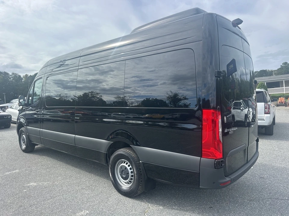 2025 Mercedes-Benz VS30 Sprinter - Image 3 of 12