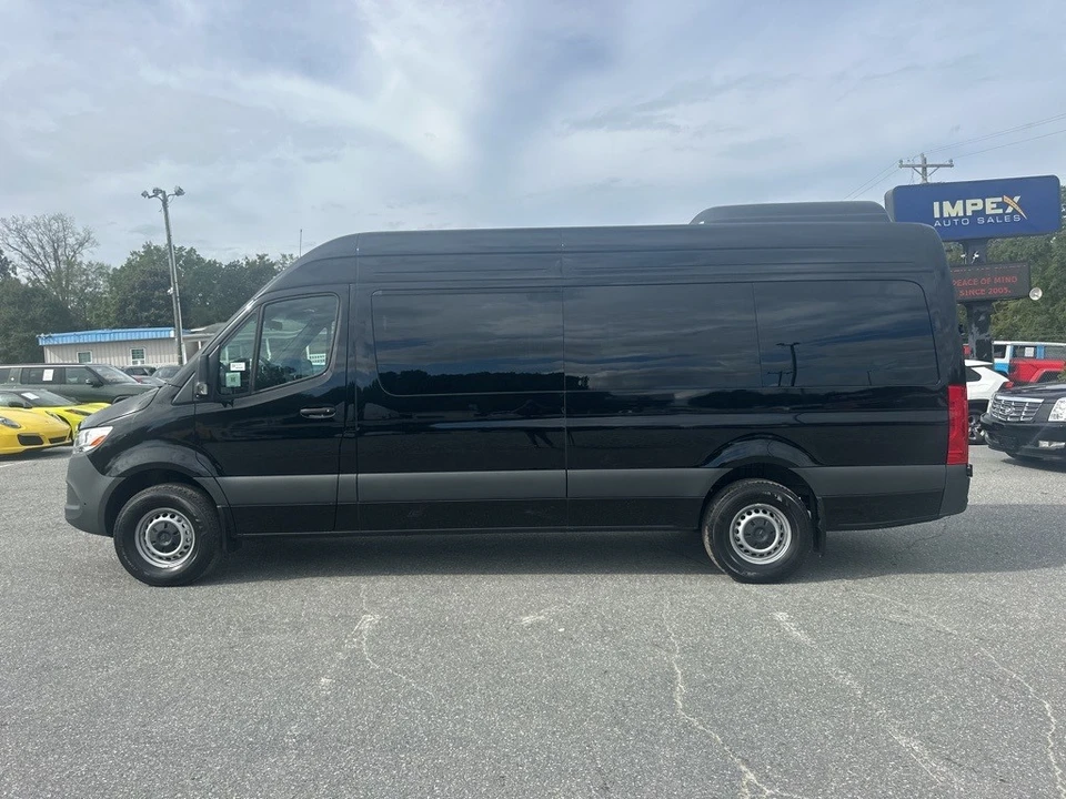 2025 Mercedes-Benz VS30 Sprinter - Image 2 of 12