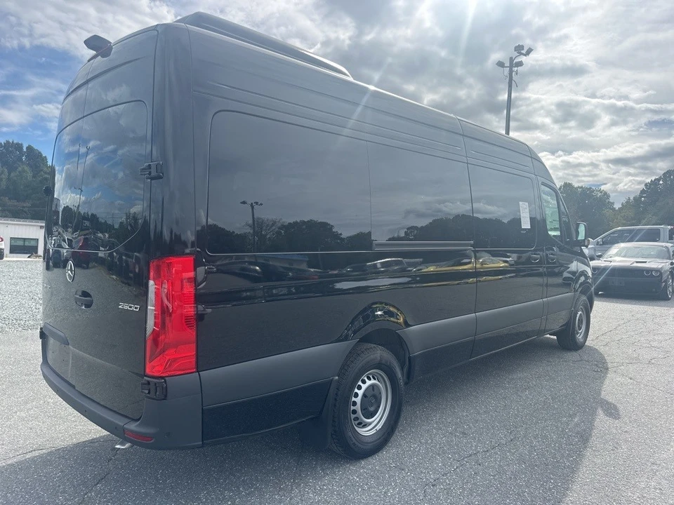 2025 Mercedes-Benz VS30 Sprinter - Image 5 of 12