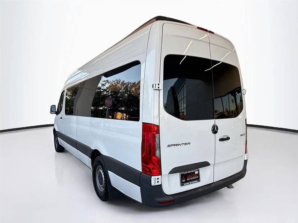2025 Mercedes-Benz VS30 Sprinter - Image 5 of 16
