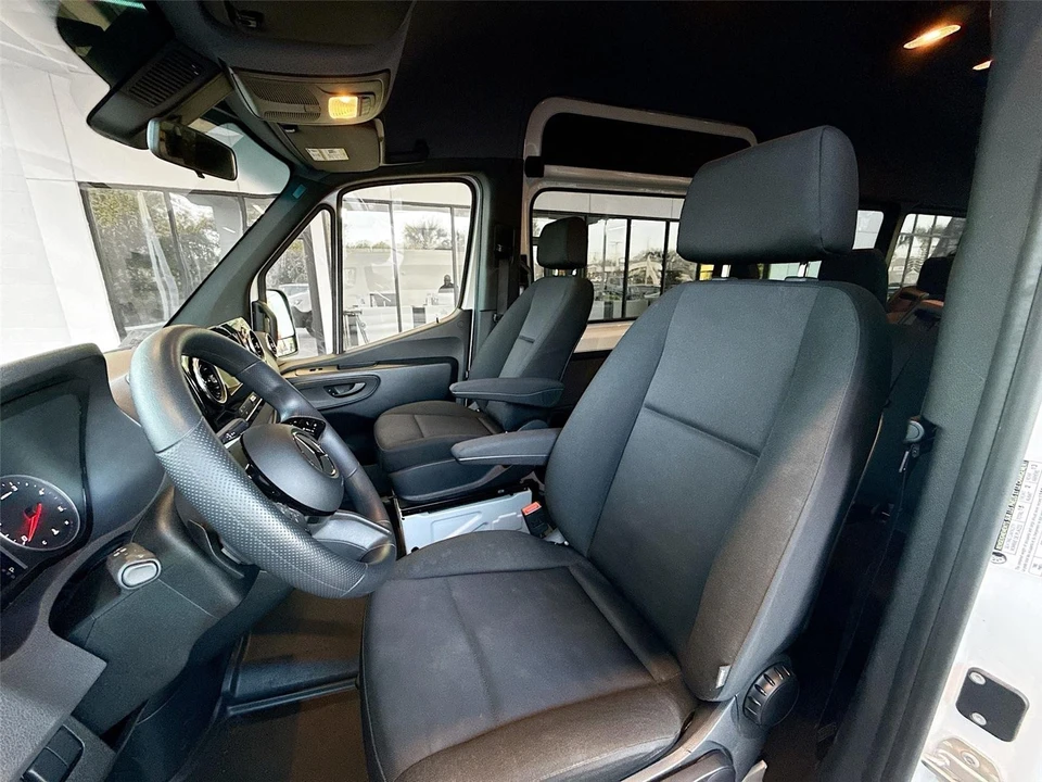 2025 Mercedes-Benz VS30 Sprinter - Image 15 of 16