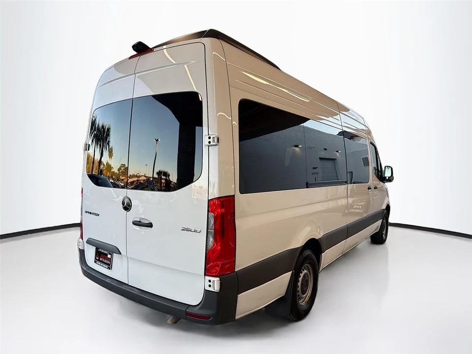 2025 Mercedes-Benz VS30 Sprinter - Image 7 of 16
