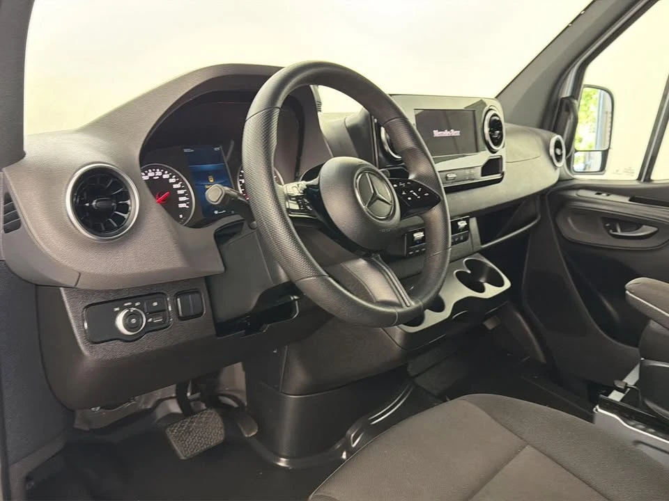 2025 Mercedes-Benz VS30 Sprinter - Image 8 of 20