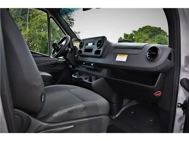 2025 Mercedes-Benz VS30 Sprinter - Image 16 of 19