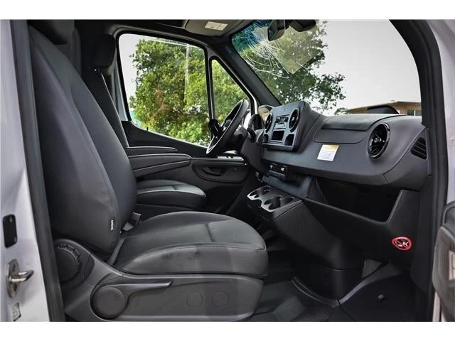 2025 Mercedes-Benz VS30 Sprinter - Image 15 of 19