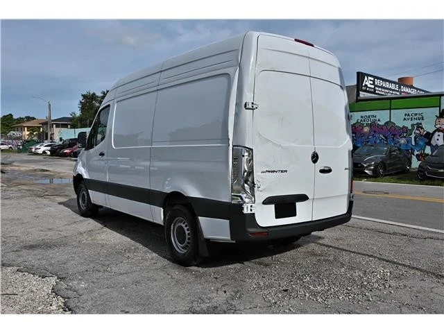 2025 Mercedes-Benz VS30 Sprinter - Image 4 of 19