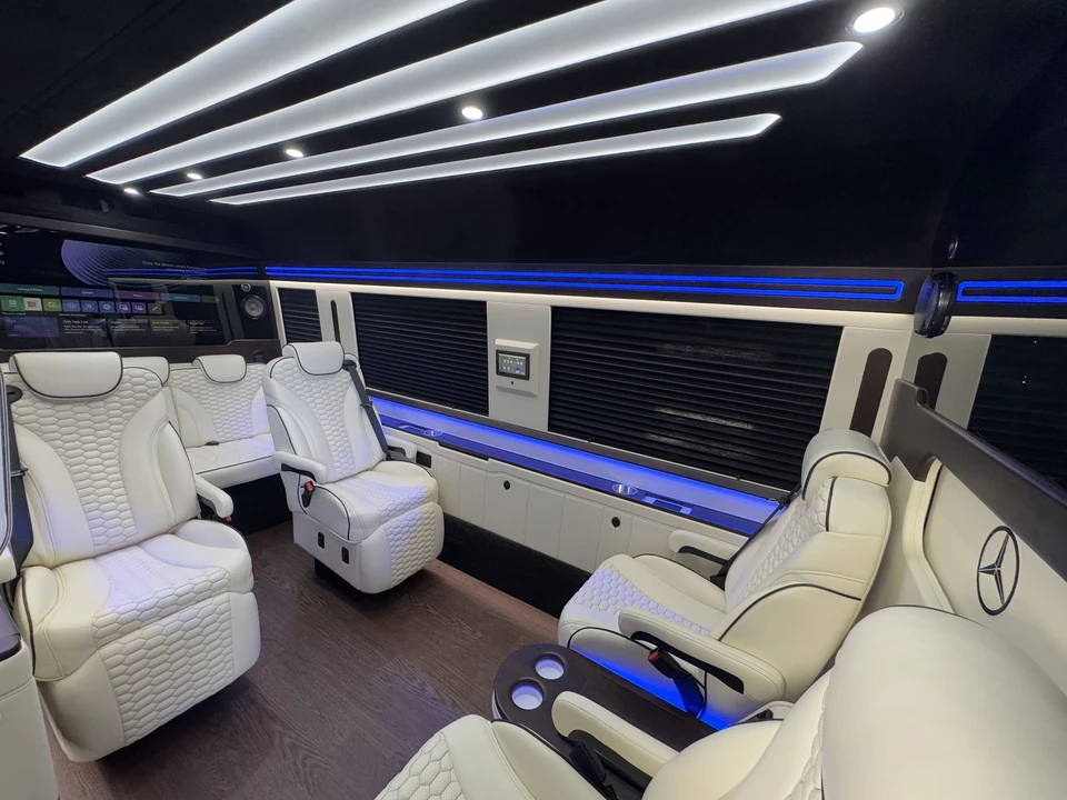 2025 Mercedes-Benz VS30 Sprinter - Image 2 of 18