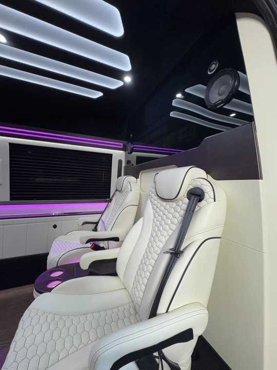 2025 Mercedes-Benz VS30 Sprinter - Image 7 of 18