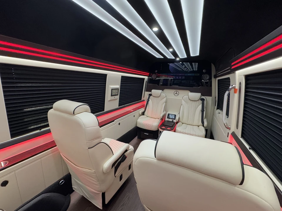 2025 Mercedes-Benz VS30 Sprinter - Image 14 of 18