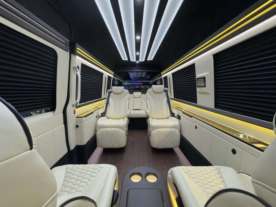 2025 Mercedes-Benz VS30 Sprinter - Image 3 of 18