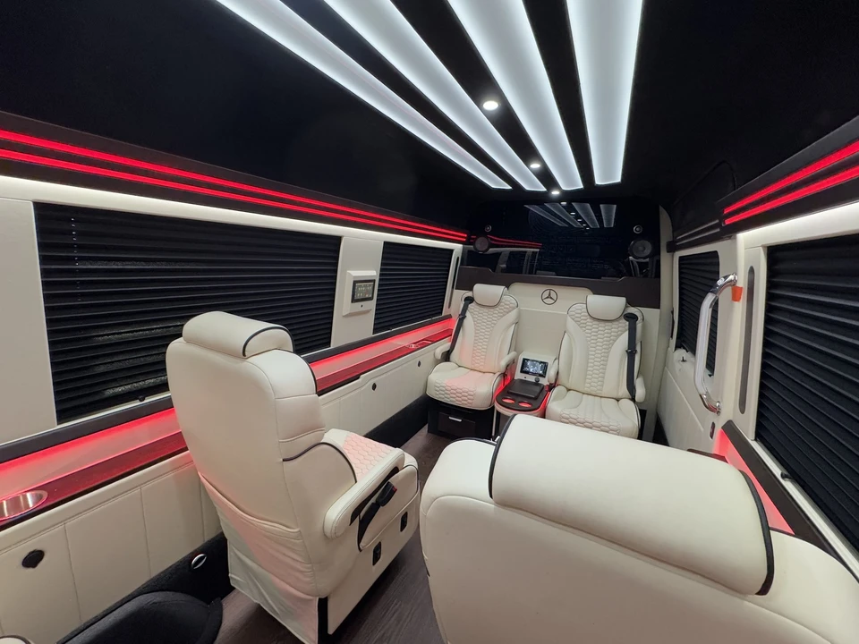 2025 Mercedes-Benz VS30 Sprinter - Image 13 of 18