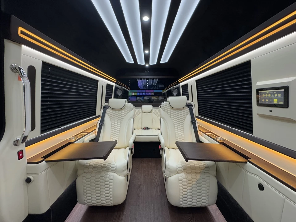 2025 Mercedes-Benz VS30 Sprinter - Image 11 of 18