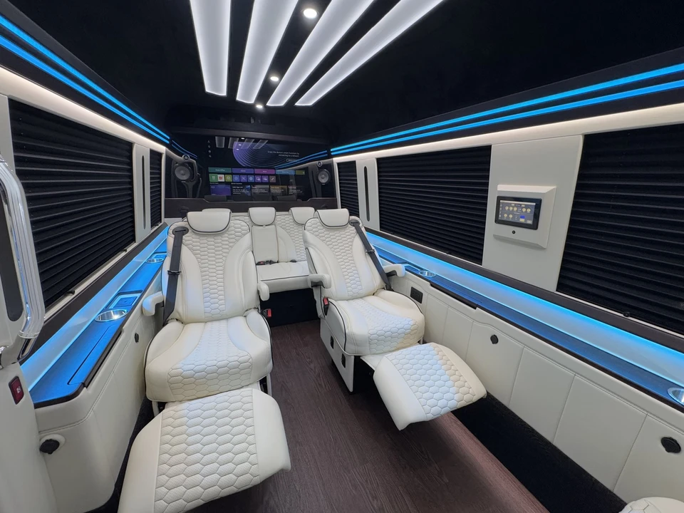 2025 Mercedes-Benz VS30 Sprinter - Image 5 of 18