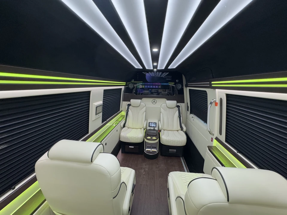 2025 Mercedes-Benz VS30 Sprinter - Image 16 of 18